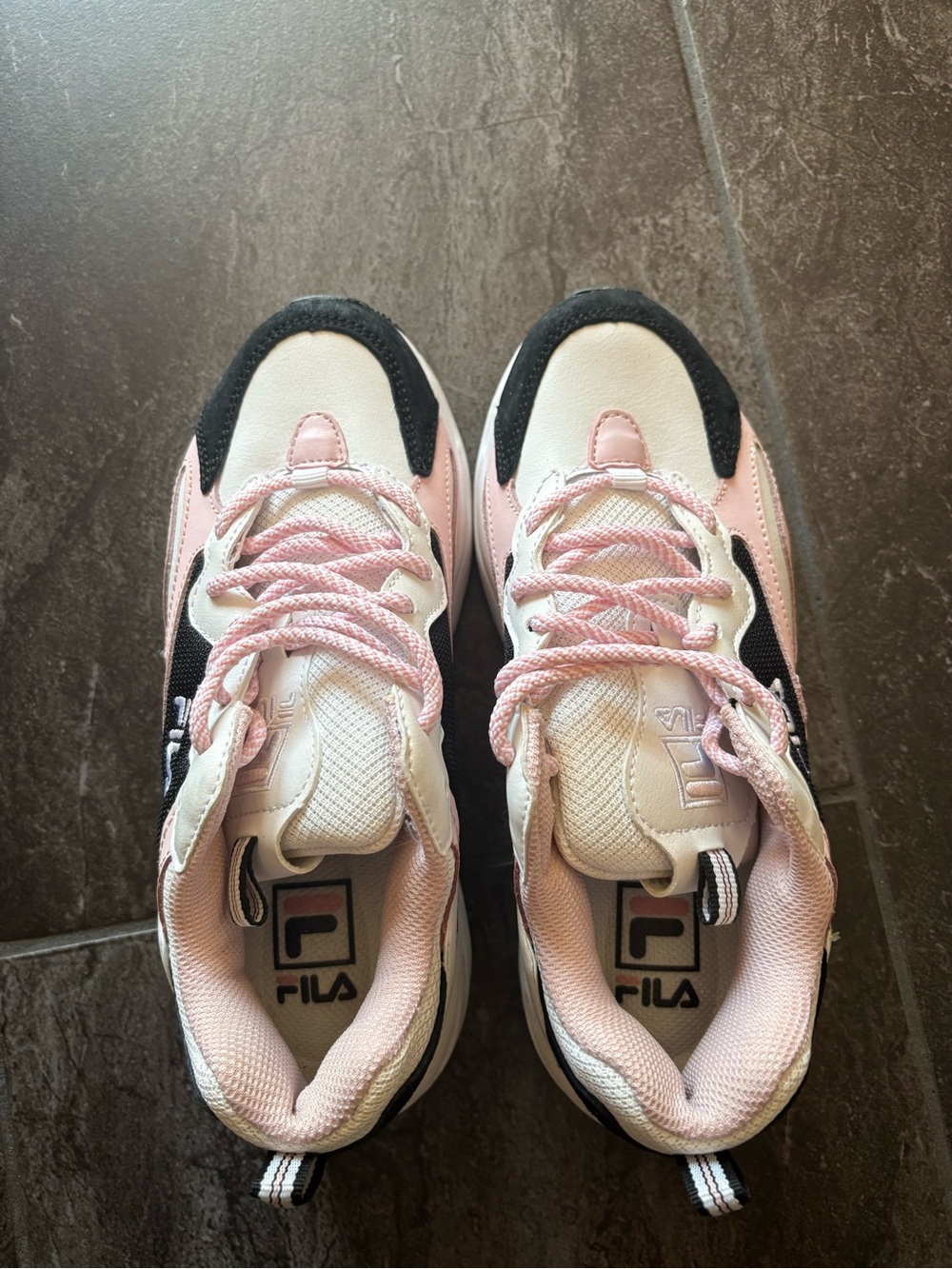 FILA Ray Tracer Pink & Black Athletic Sneakers Size 7 - Picture 2 of 4